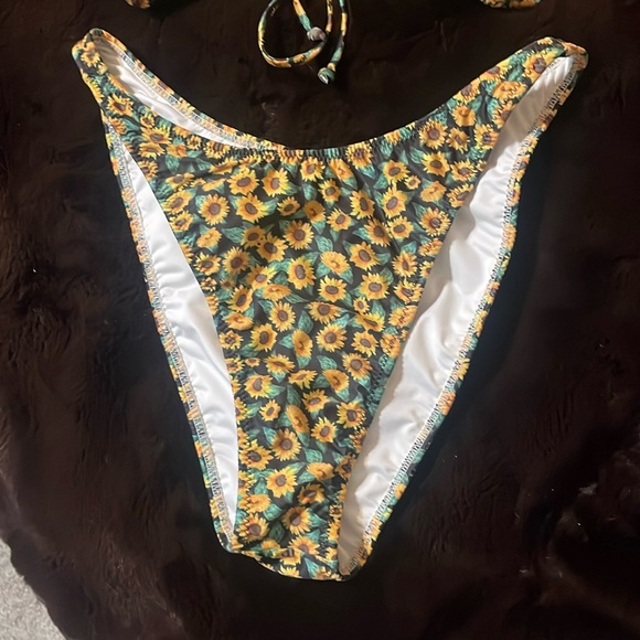 NWOT Heavy Manners Tie Front Top and High Waist Bikini - Picture 3 of 16